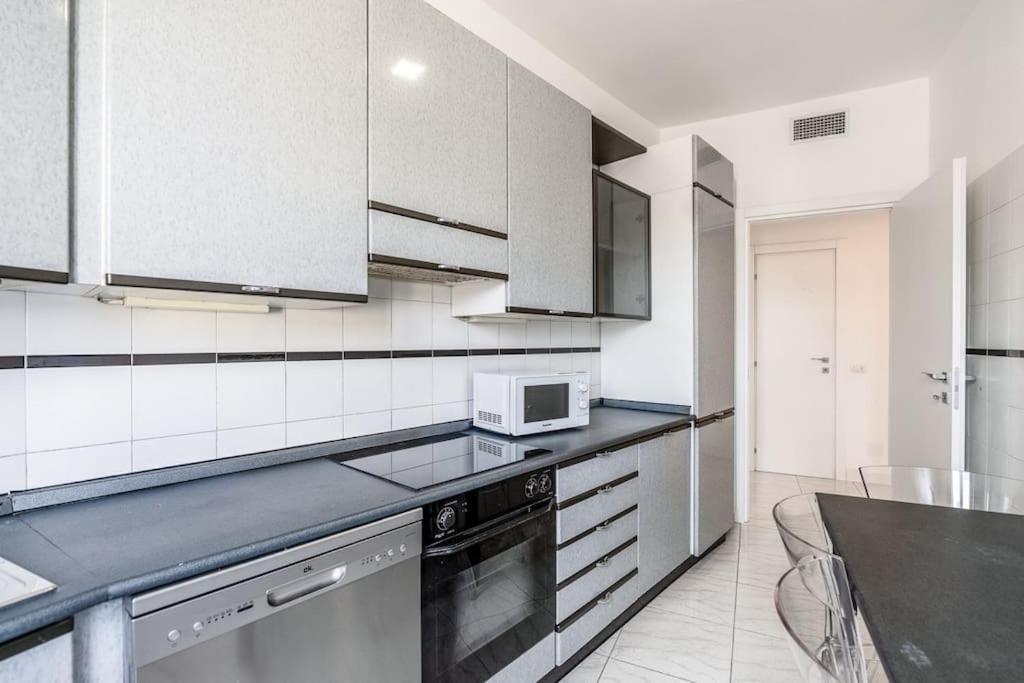 Comfort Suite In Mediolan Zewnętrze zdjęcie